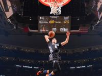 开云体育在线-当太阳在布鲁克林升起，布克如何用稳定撕裂篮网的防守迷阵