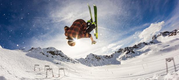 开云体育下载-绿茵场上的奇迹与传奇，土耳其逆转德国，梅西再献高光时刻
