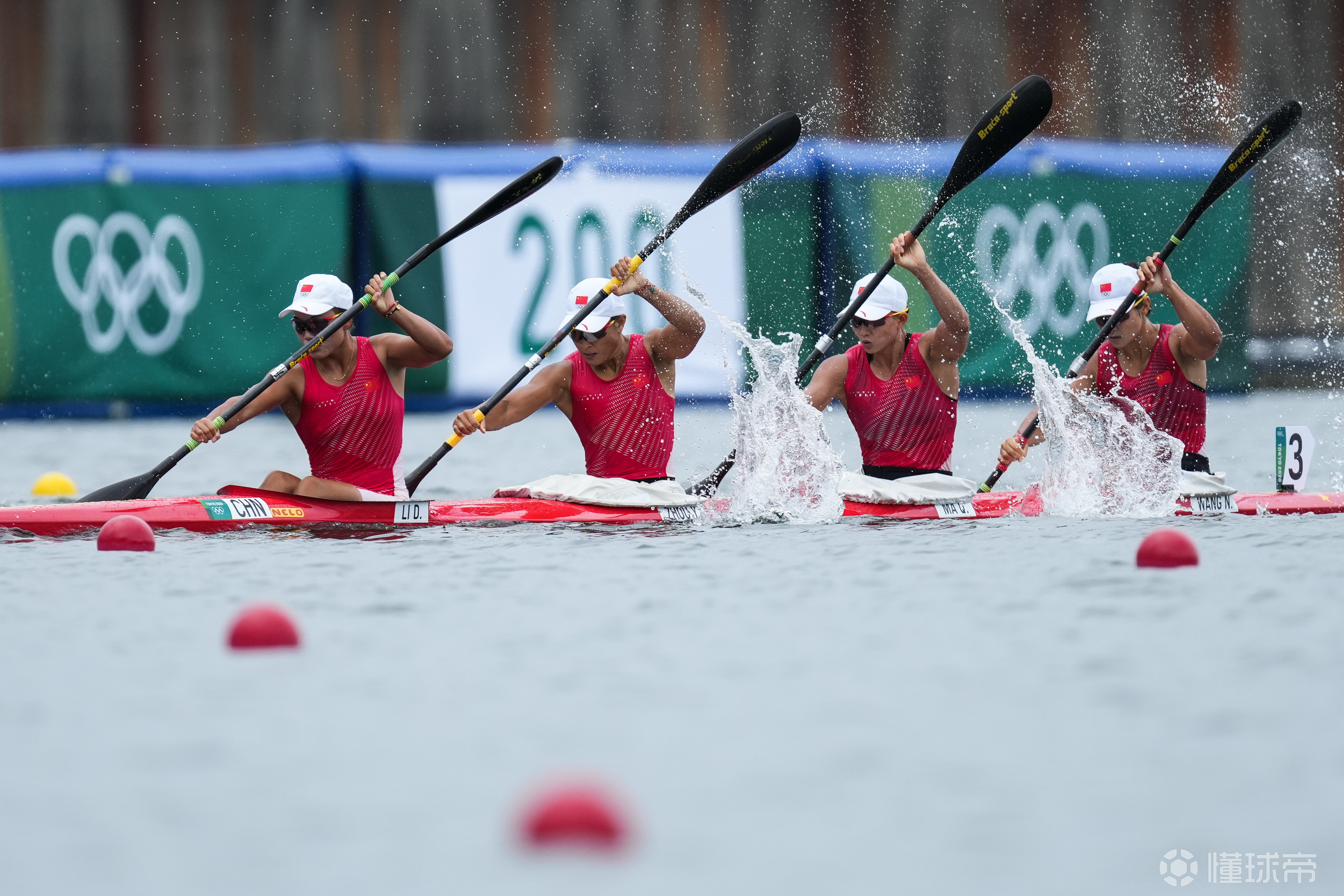 包含匈牙利队在激烈比拼中晋级,迈向胜利的词条 包含匈牙利队在激烈比拼中晋级,迈向胜利的词条