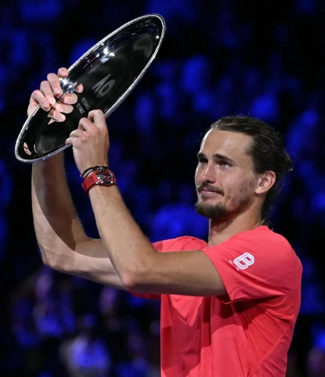 包含澳大利亚网球队碾压欧洲网球队，兹维列夫打破历史纪录的词条