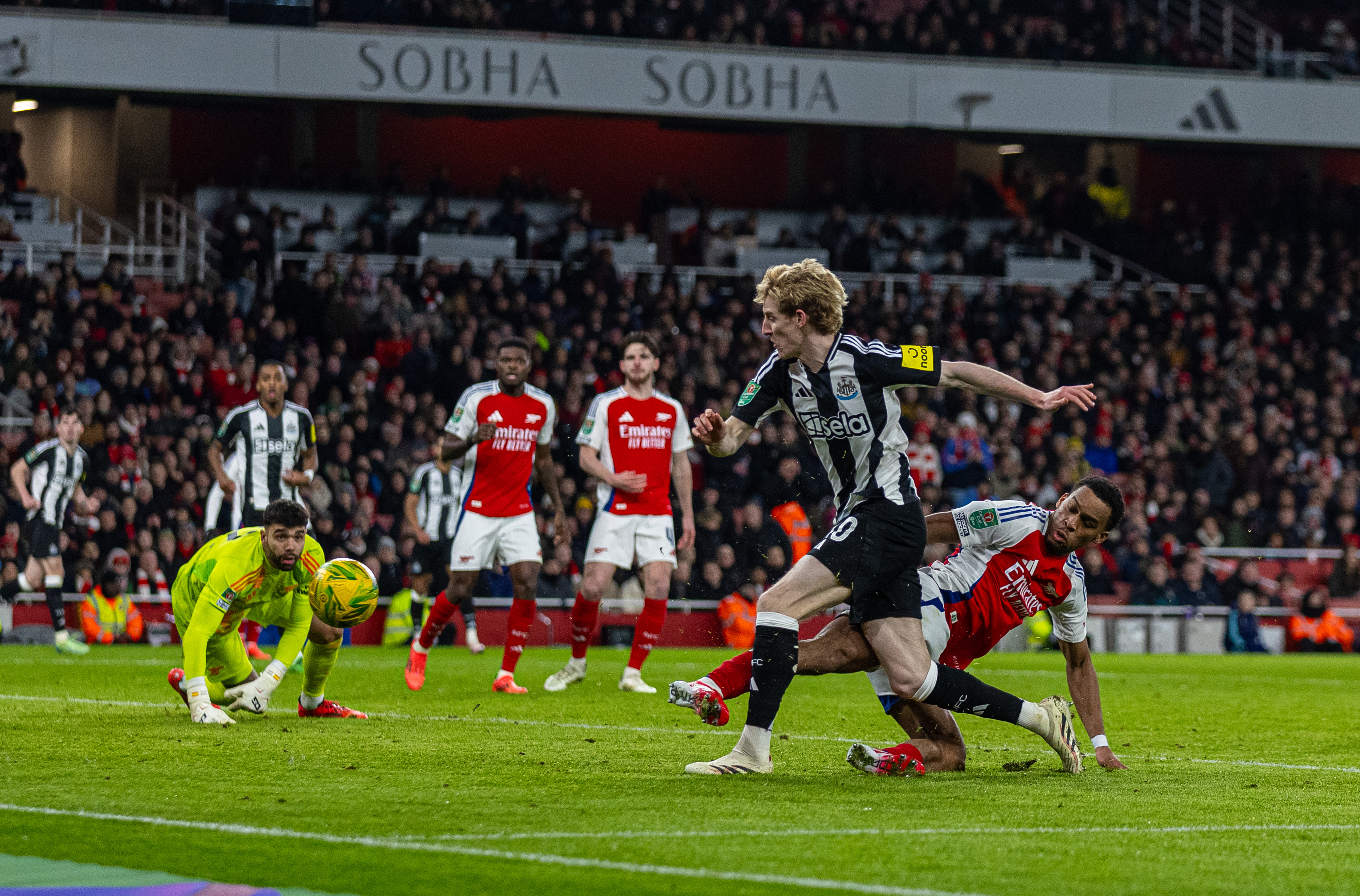 阿森纳新星燃爆比赛！他的表现成为全场焦点！的简单介绍