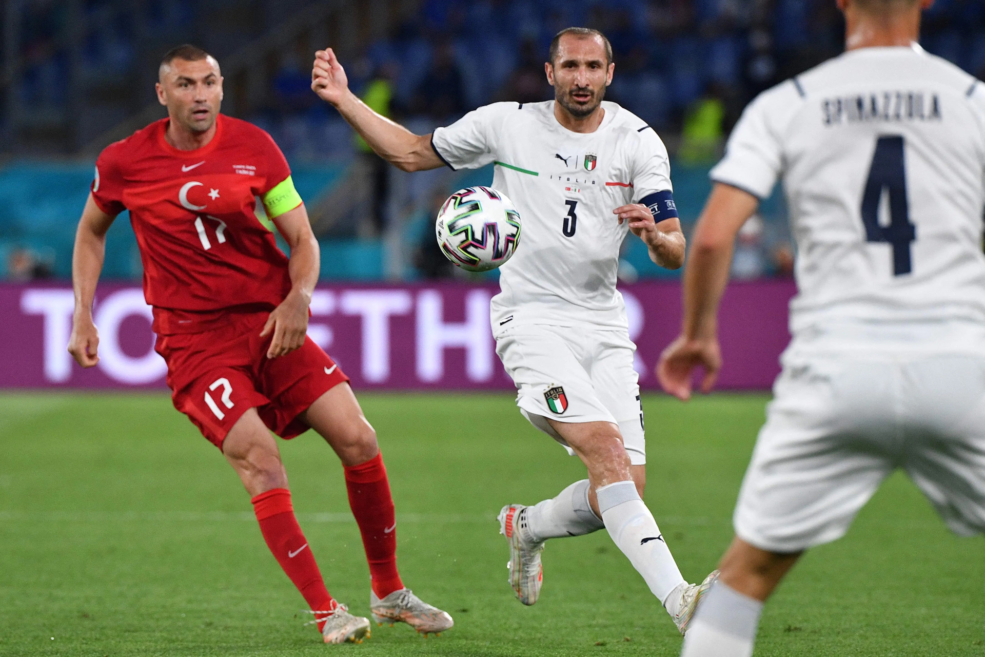 包含足球盛事数据总结：球队实力对比，胜负关键在哪里？的词条